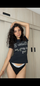 A bit of light into the darkness 🖤 de uniquerossie  3 Imagens