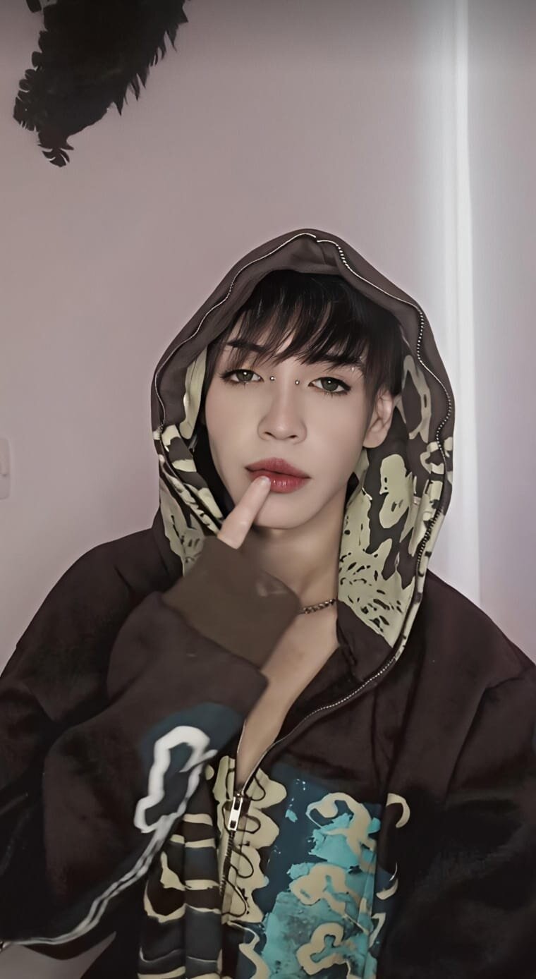 lucky_stricke Trending Pic 3409