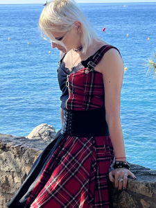 MollyChloe I'm walking Pic 6