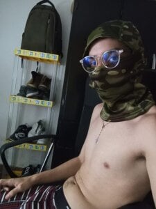 ZHoster24 Sesión Con Mascara Foto 4