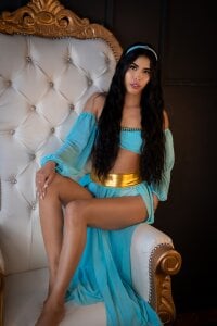 alysson_18_ Public Pic 5