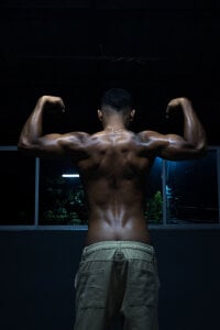 maximo_vega_newvのyour manの 2枚の写真