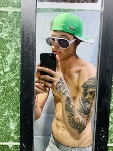 Zeus_Bigcock21 Public Foto 4