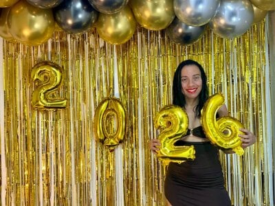 Lunahot68: "Same fire, higher heat — welcome to my year." 🔥 ( 4 фото)