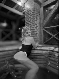 Sweet_Sinn_ Public Gambar