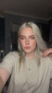 Couple19951 Public Pic 4