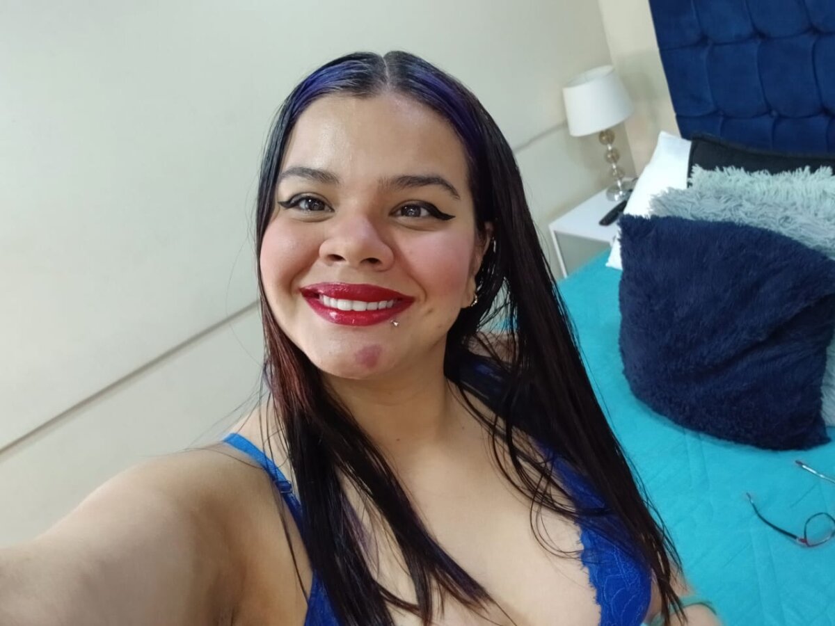 IrisDavis_ immagine di tendenza 4471