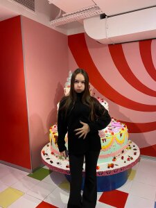 LisaSmiths I'm eating a sweet cake... heheheh Pic 5