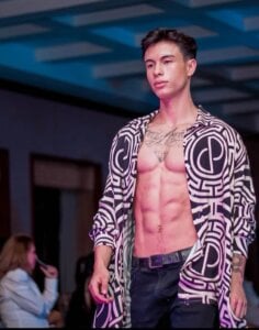 IanWest_ Public รูป  3