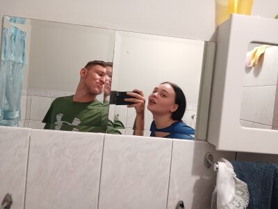 Romanticrelations Us Hình 3