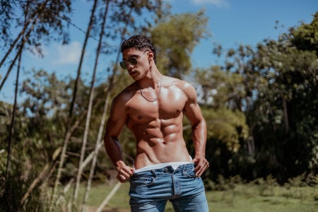 TianBrooks Look closer… I know you like what you see 😏🔥 Kuva 3