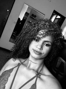 Saray-sexy1 Black and white 🖤🤍 Pic 4