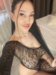 MiaHartx Public Pic 3