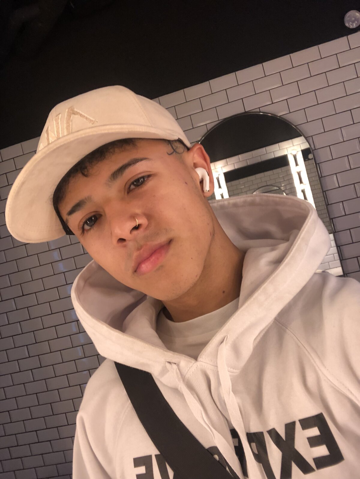 صور _Alex_Colton الرائجة  358