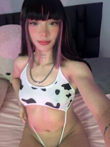 Kloebaby_ kullanıcısının Cute cow poses 🐮 albümü -  2 fotoğraf