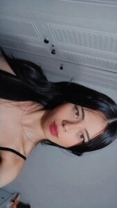 Mia_Naive Public Pic 5