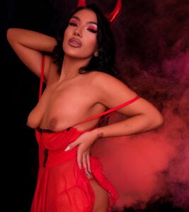 Hell is hotter od Bella_Jonnes  8 snímek