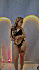 ferchisconejita Between legs Pic 5