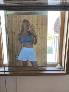 mistress_in_the_forest Public 사진 4