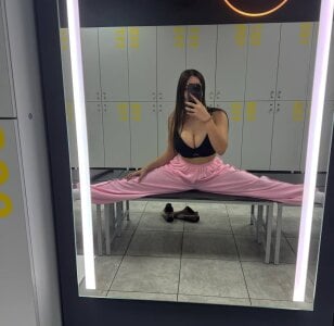 Violet_Johnsonn Public Pic 4