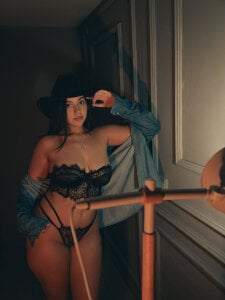 AmbarJames_ kullanıcısının Cowgirl 🤠 albümü -  fotoğraf