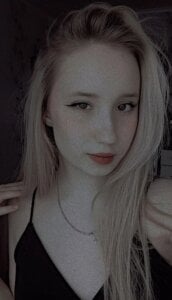 kamila_ryder kiss me Pic 2