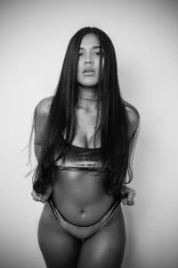 Annaa__ I am you Yin Yang 🖤🤍 slika