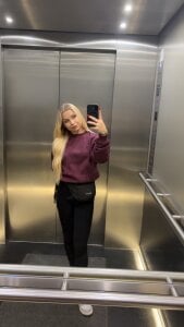 Alyssa-Schwarz Public Foto 3