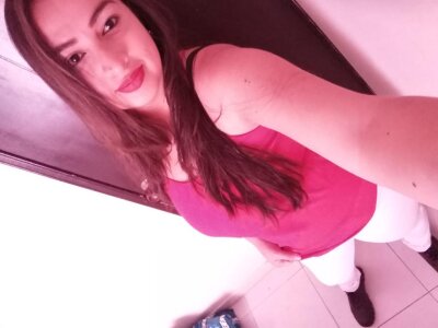 hornydalila_2 a bit of me Pic 4