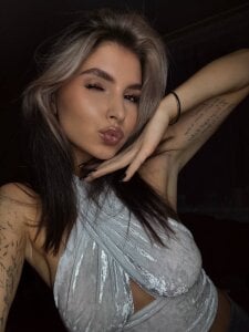 FeliciaKogen do you have the strength for me? Pic 2