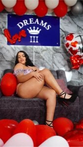 emily_perezz Valentine's Day is here Pic 2