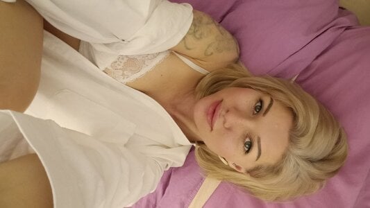 Lindsi_Luvviv Public Pic 4