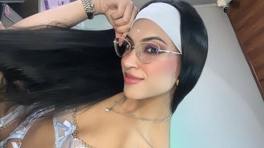 ValentinaEvanz 👀💜 Pic