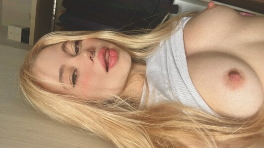 curchez_ Public Pic 2