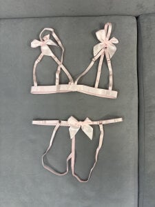 AngelinaWett pics of my few lingerie sets, what will you choose? Hình