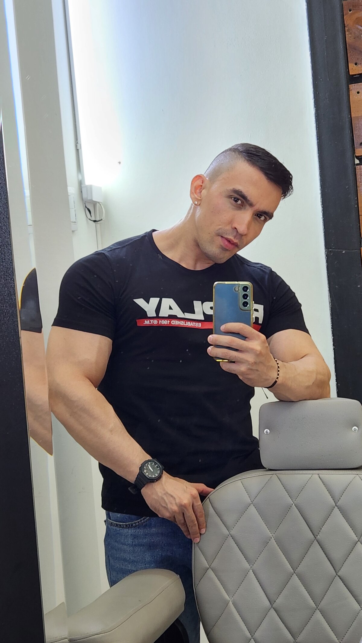 صور jhay-crux الرائجة  361