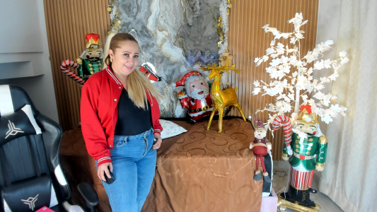 Danna_topless Christmas has arrived 🎄 Immagine  8