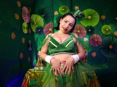 annie_wigg Happy San Patricio Pic 2