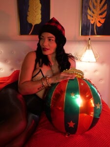 valerie_lya happy christmas start Pic 5