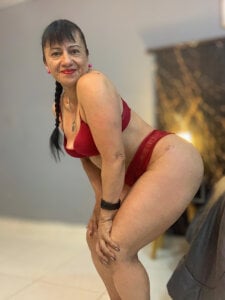 clara_heat 💖 Stay close Pic 3