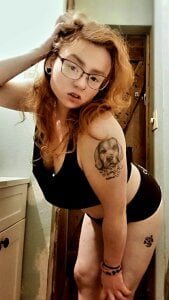 UpSetRedHead0018 Public Pic 3