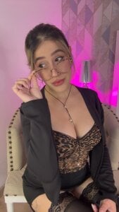 anais_cooperのSexy secretary♥️♥️の 3枚の写真
