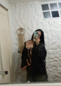 Nyxie_chan1 Look at me! Foto 4