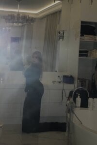 Amy_Sky_ smile with me Pic 5