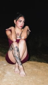 Candy_dim Waiting for my Gentleman Pic 3