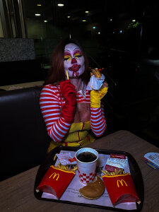 miaa_khalifaa I'm Lovin' It🍟🤡🔥👻 Pic 2