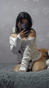 bonnieTaylor1 in my room I keep thinking about you Pic 5