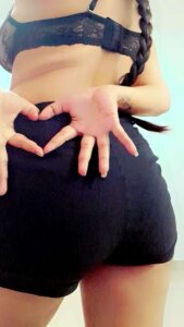 RoastedJailbird HELLO GUYS WELCOME TO ME ROOM Pic 3