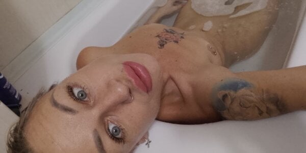 Skinny_NallyCamera Confidence Bild 2