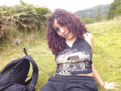 AbrilVega_29 Hypnotic Curls Pic